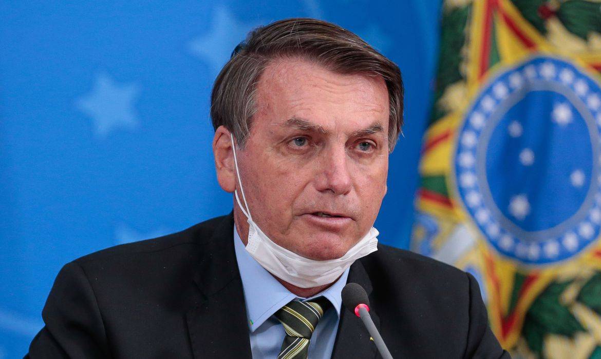 Jair Bolsonaro retirou um cálculo da bexiga